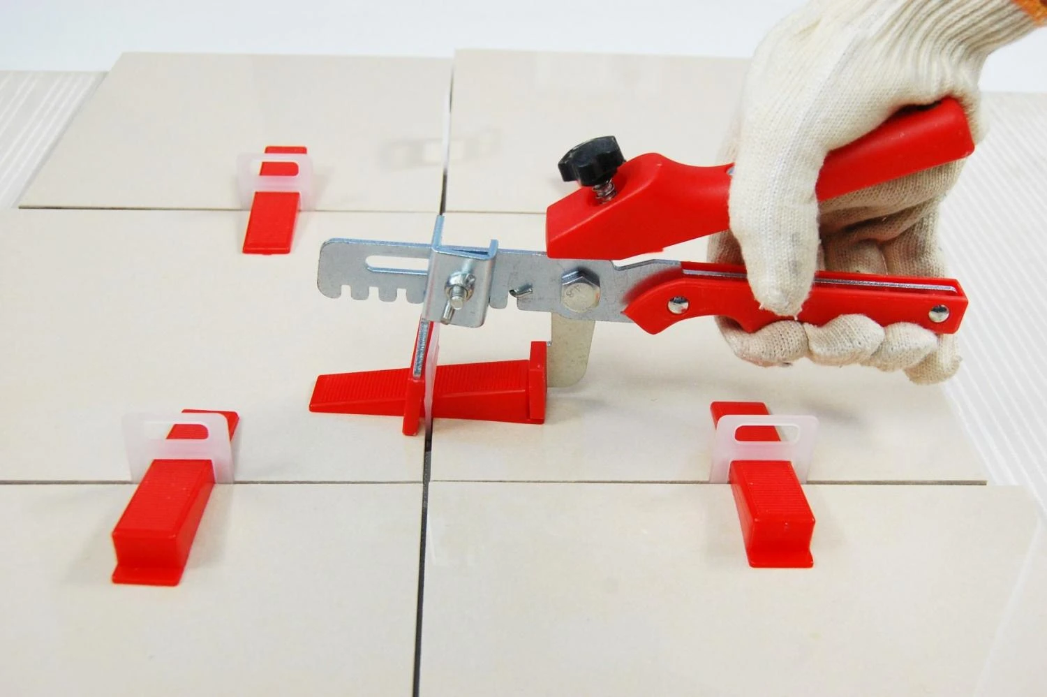 Système De Nivellement Pour Carrelage : Croisillons Niveleurs 1,5 Mm, Cales Et Pince 2 Système De Nivellement Pour Carrelage : Croisillons Niveleurs 1,5 Mm, Cales Et Pince – Image 2